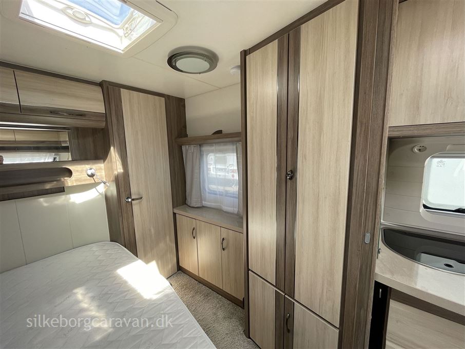 Hobby De Luxe 495 WFB